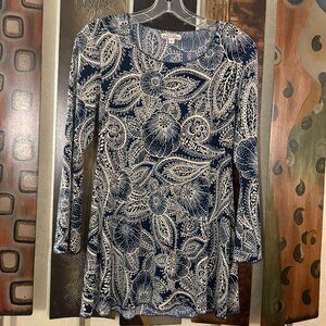 Beautiful top handmade by Amara Felice of Brooklyn NY.  Tunic style, long sleeve